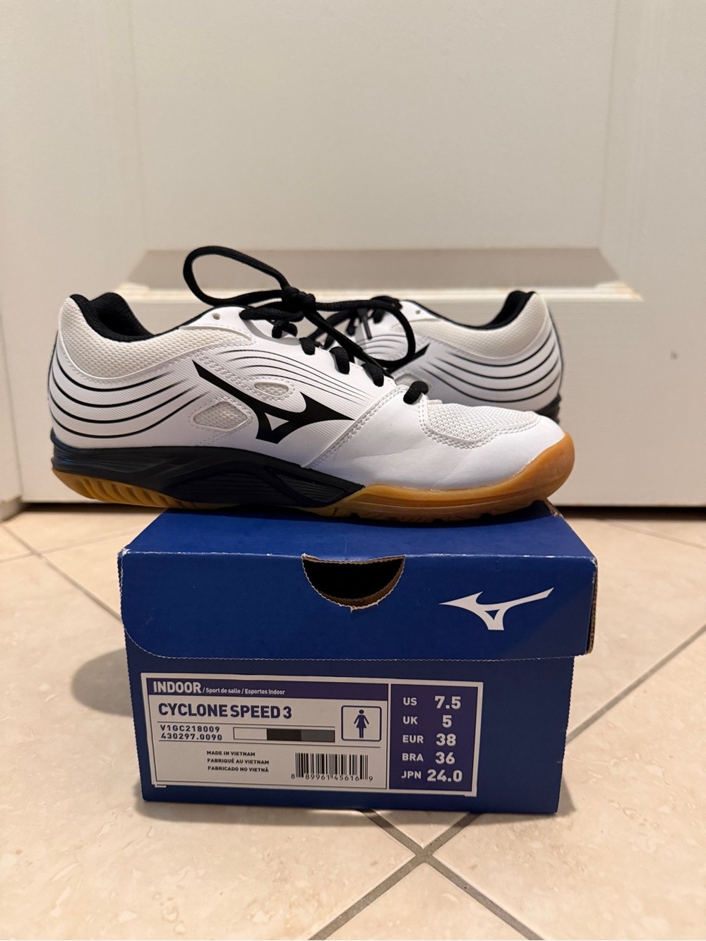 NEW Mizuno Cyclone Speed 3 Volleyball Shoes White Black Gum Women’s 7.5